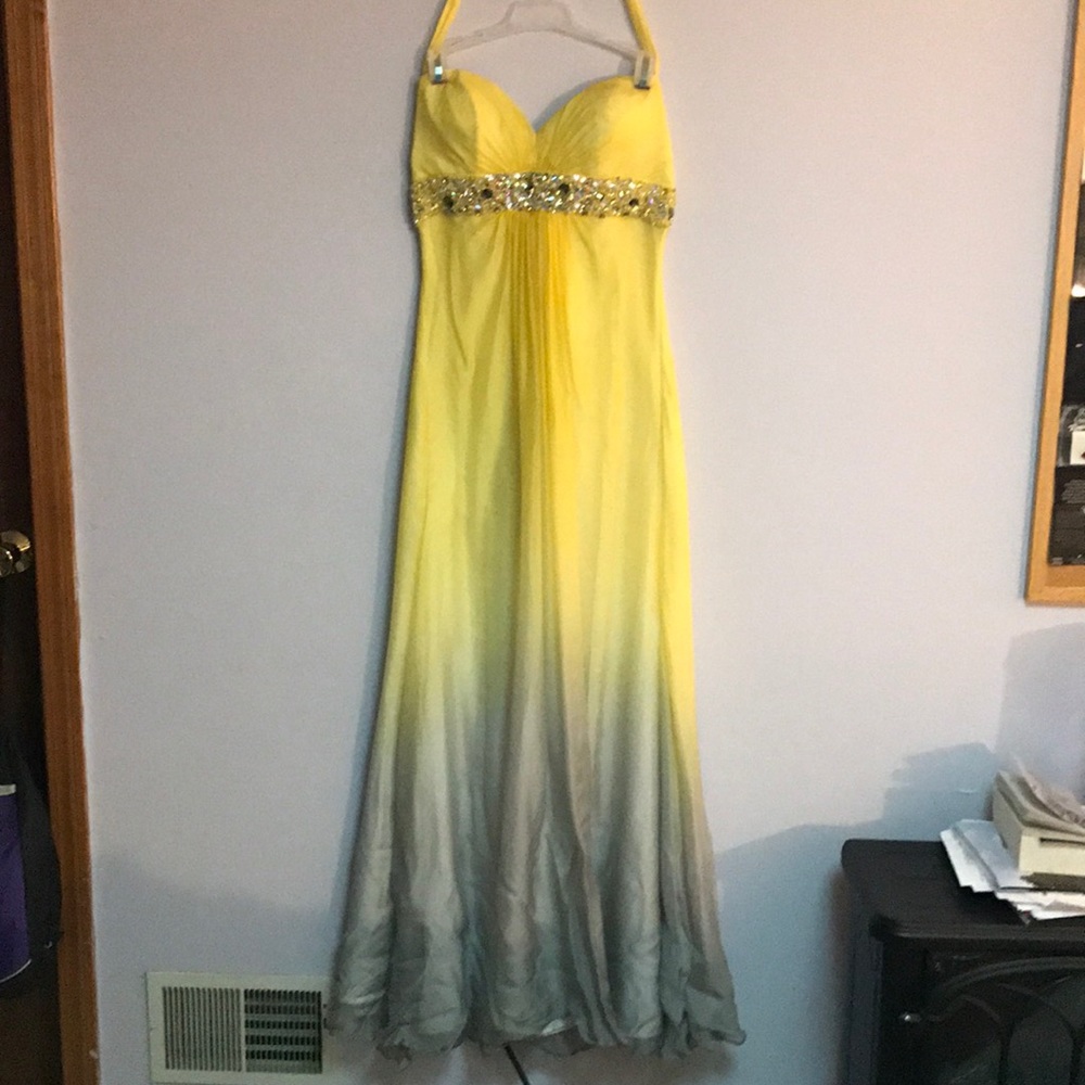 Beautiful dress!